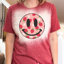 Load image into Gallery viewer, Strawbery Smiley T-shirt