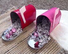 Load image into Gallery viewer, Personalized Valentine Mailboxes
