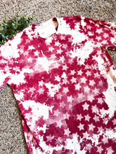 Load image into Gallery viewer, All over Stars Red T-shirt
